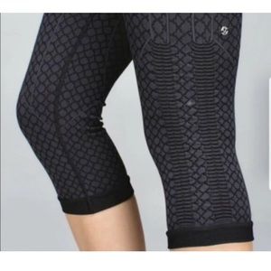 Lululemon In The Flow Crop - Geo Soul - Heathered Deep Coal